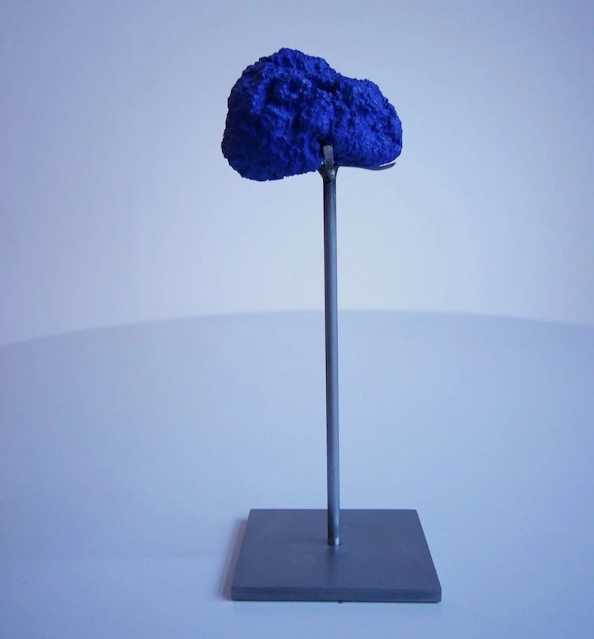 Blau - Arman, Alexander Calder, Christo, Lucio Fontana, Yves Klein, Robert Rauschenberg, Saint-Phalle, Spiller u.a.